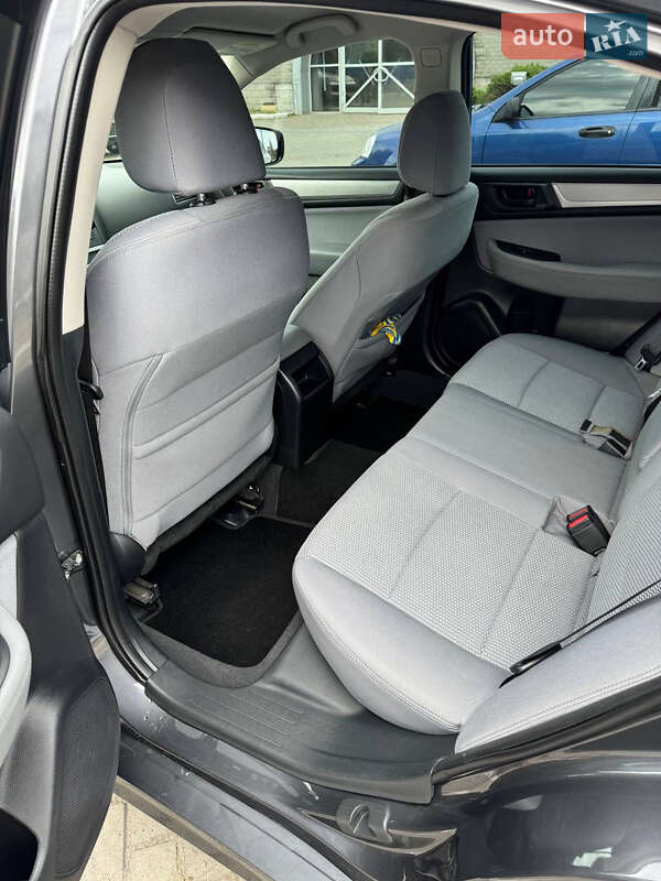 Седан Subaru Legacy 2017 в Днепре