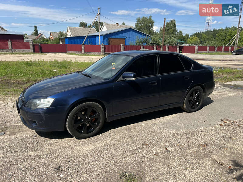 Седан Subaru Legacy 2005 в Зарічному