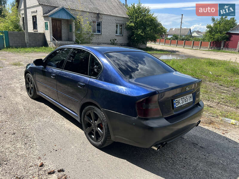Седан Subaru Legacy 2005 в Зарічному