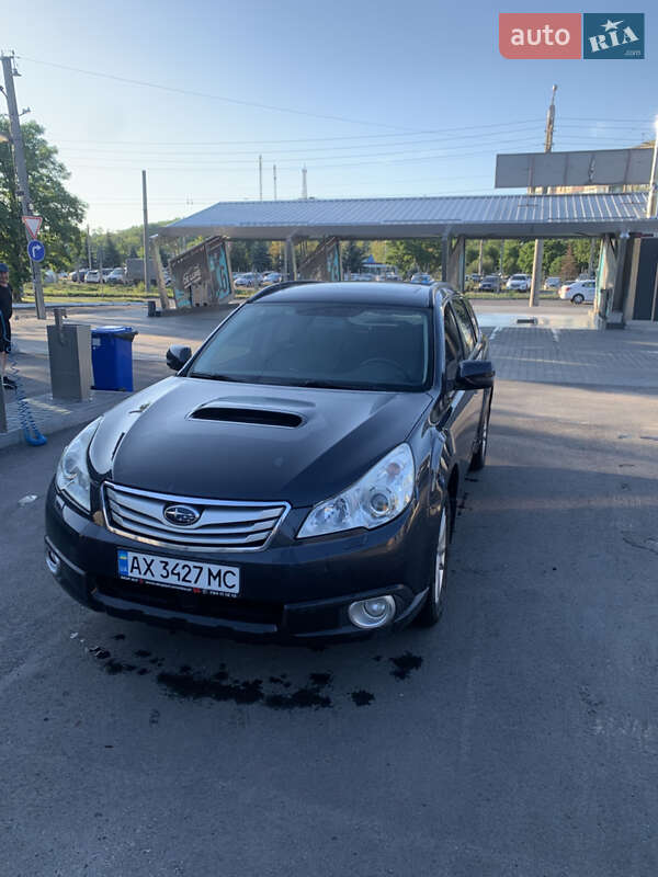 Subaru Legacy 2011