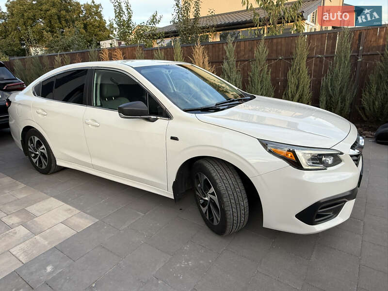 Седан Subaru Legacy 2020 в Хотине