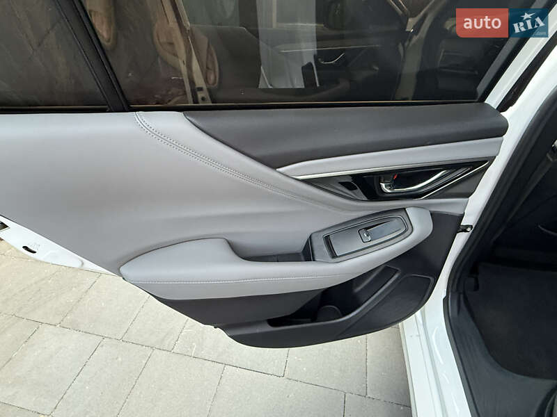 Седан Subaru Legacy 2020 в Хотине