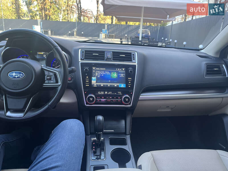 Седан Subaru Legacy 2017 в Днепре