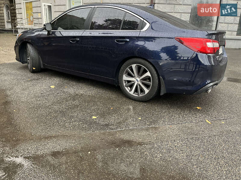Седан Subaru Legacy 2017 в Днепре