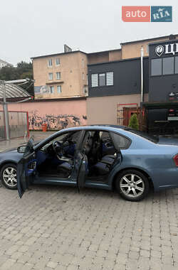 Седан Subaru Legacy 2004 в 