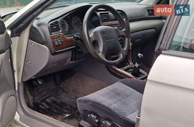 Седан Subaru Legacy 2000 в 