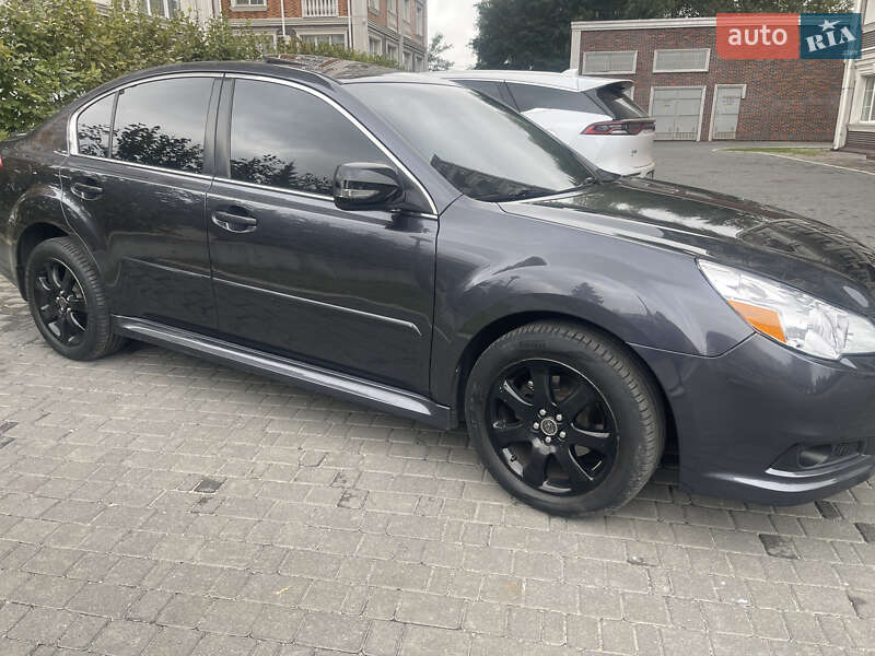 Седан Subaru Legacy 2011 в Киеве