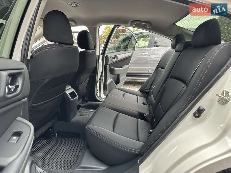 Седан Subaru Legacy 2016 в Днепре