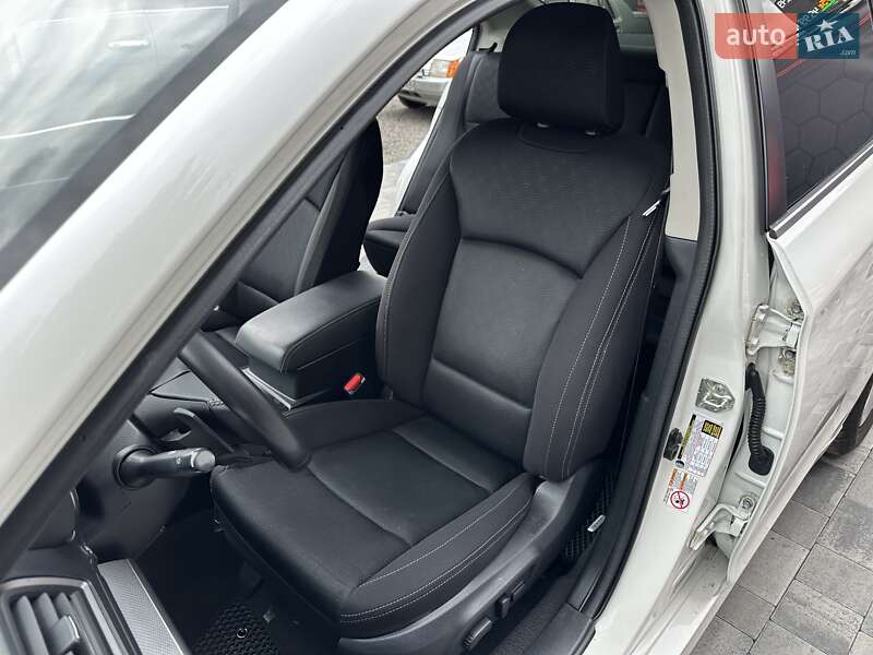 Седан Subaru Legacy 2016 в Днепре
