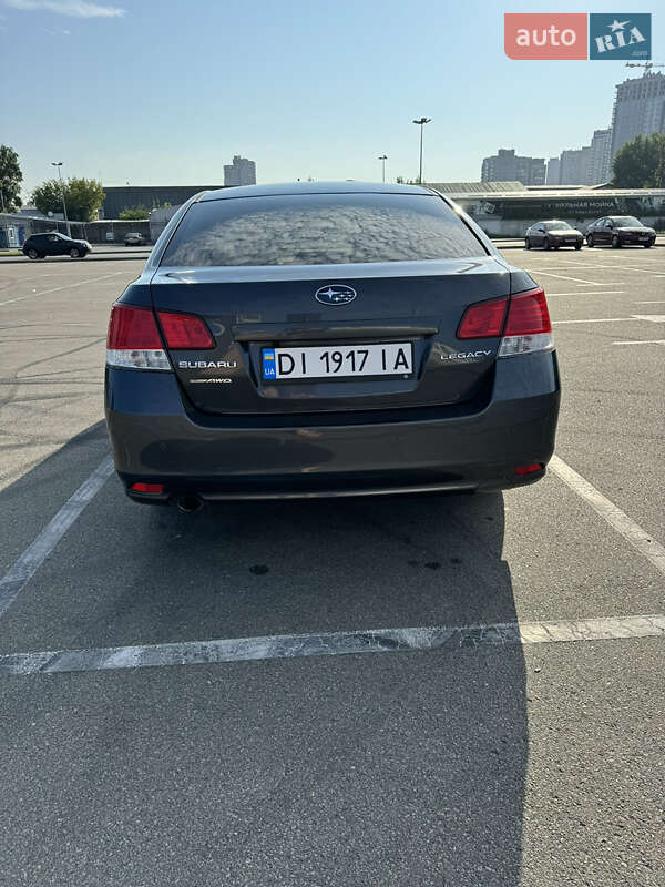 Седан Subaru Legacy 2010 в Києві
