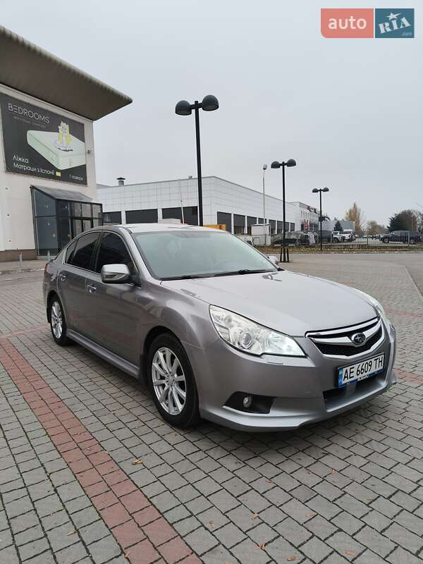 Седан Subaru Legacy 2010 в Днепре