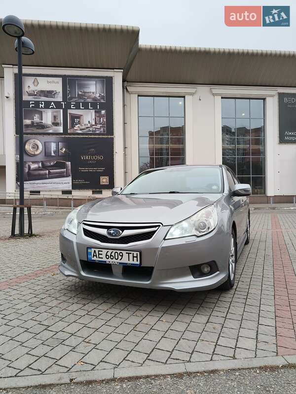 Седан Subaru Legacy 2010 в Днепре