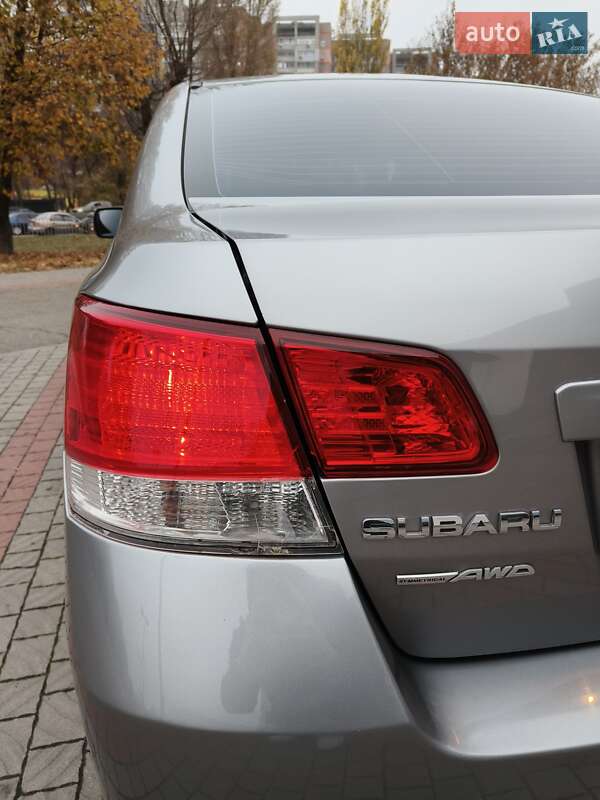Седан Subaru Legacy 2010 в Днепре