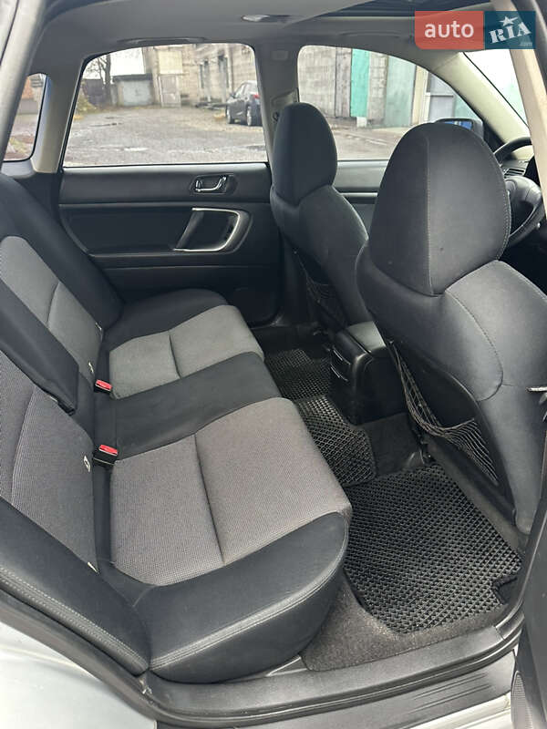 Седан Subaru Legacy 2004 в Каменском