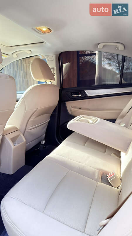 Седан Subaru Legacy 2016 в Киеве