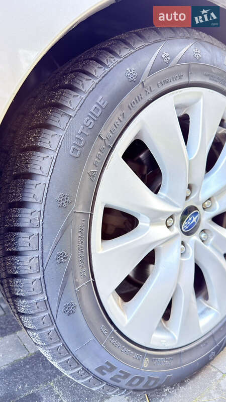 Седан Subaru Legacy 2016 в Киеве