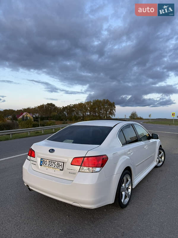 Седан Subaru Legacy 2012 в Бучаче
