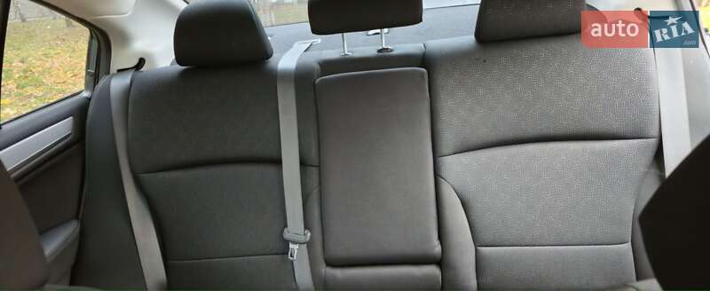 Седан Subaru Legacy 2018 в Киеве