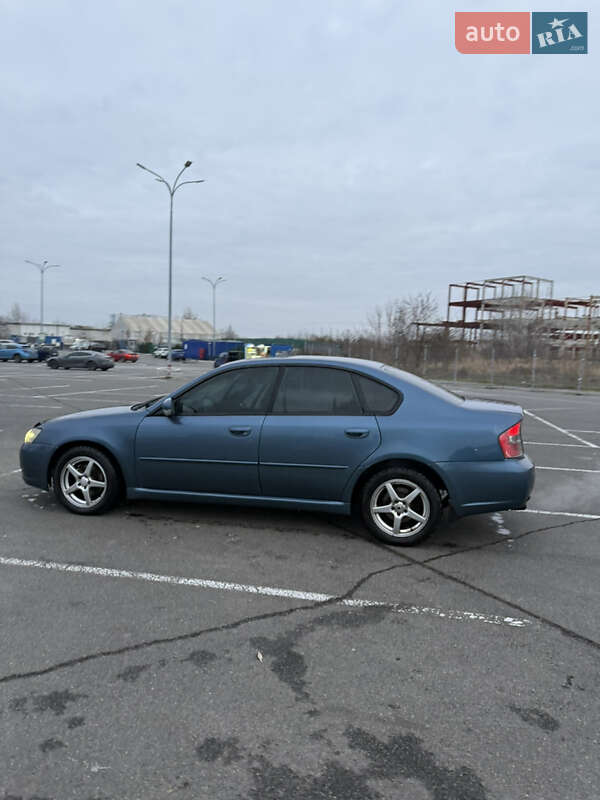 Седан Subaru Legacy 2003 в Киеве
