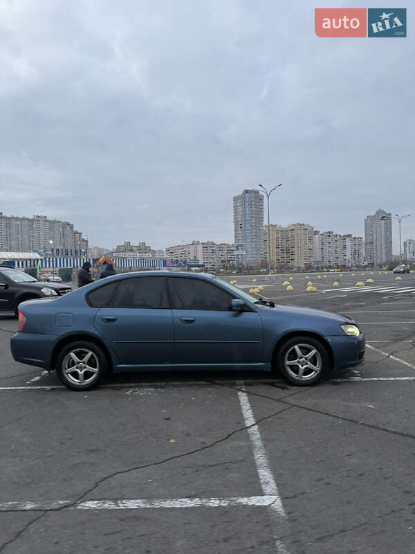 Седан Subaru Legacy 2003 в Киеве