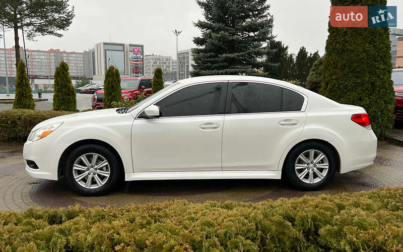 Седан Subaru Legacy 2010 в Львові