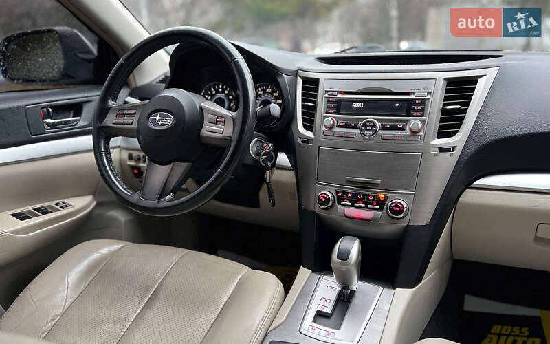 Седан Subaru Legacy 2010 в Львові