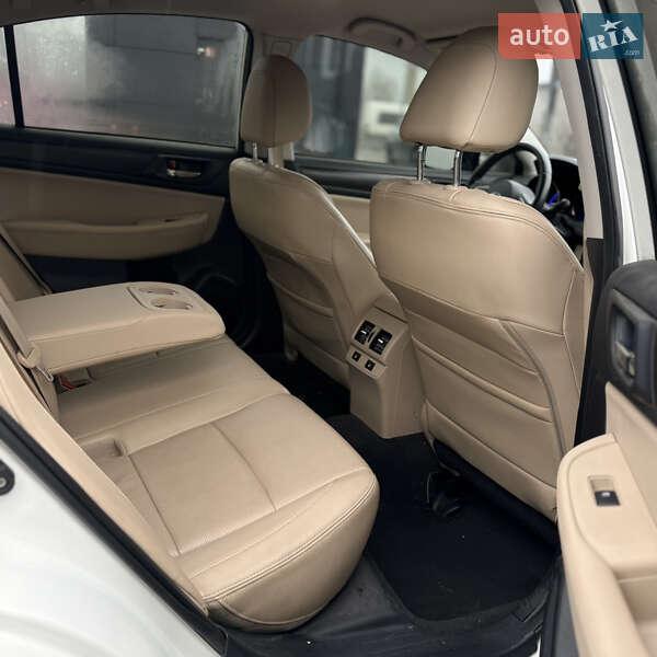 Седан Subaru Legacy 2015 в Милій