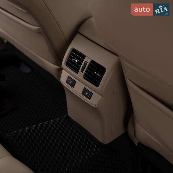 Седан Subaru Legacy 2015 в Днепре