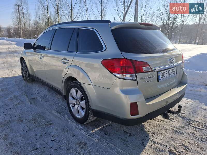 Универсал Subaru Legacy 2010 в Зборове