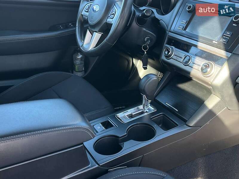 Седан Subaru Legacy 2015 в Львове