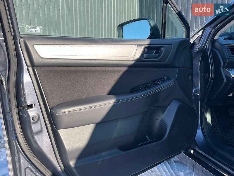 Седан Subaru Legacy 2015 в Львове