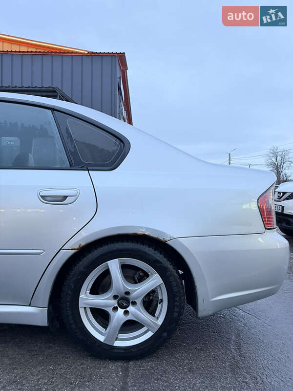 Седан Subaru Legacy 2004 в Ірпені