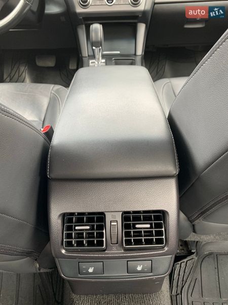 Седан Subaru Legacy 2014 в Львові