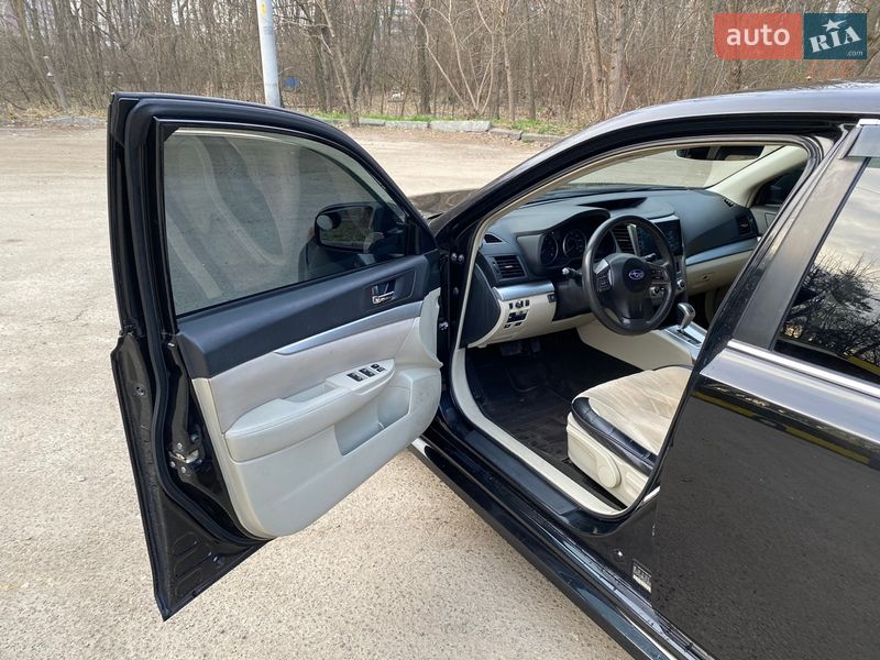 Седан Subaru Legacy 2014 в Києві
