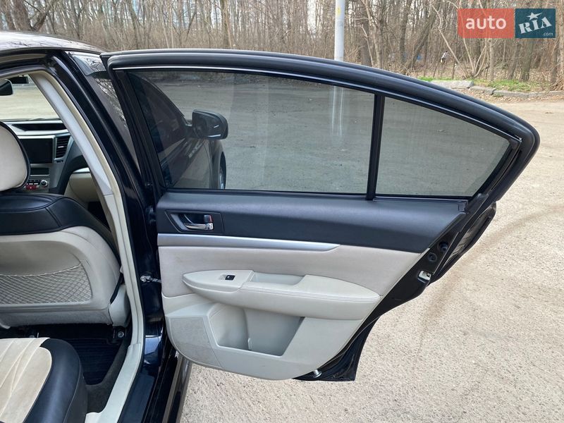 Седан Subaru Legacy 2014 в Києві