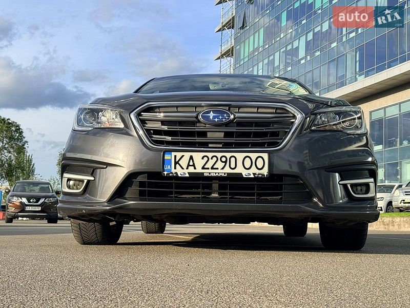 Седан Subaru Legacy 2017 в Киеве