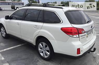 Внедорожник / Кроссовер Subaru Outback 2012 в Киеве