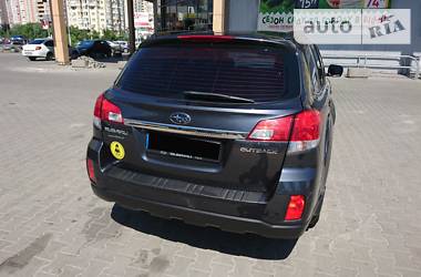 Внедорожник / Кроссовер Subaru Outback 2011 в Киеве