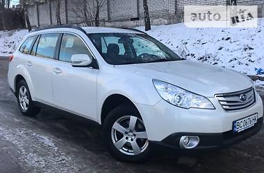 Внедорожник / Кроссовер Subaru Outback 2010 в Львове