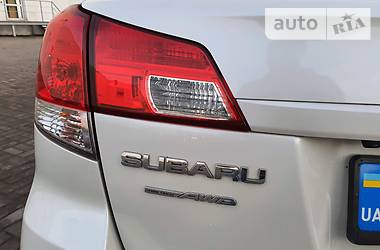 Позашляховик / Кросовер Subaru Outback 2014 в Львові