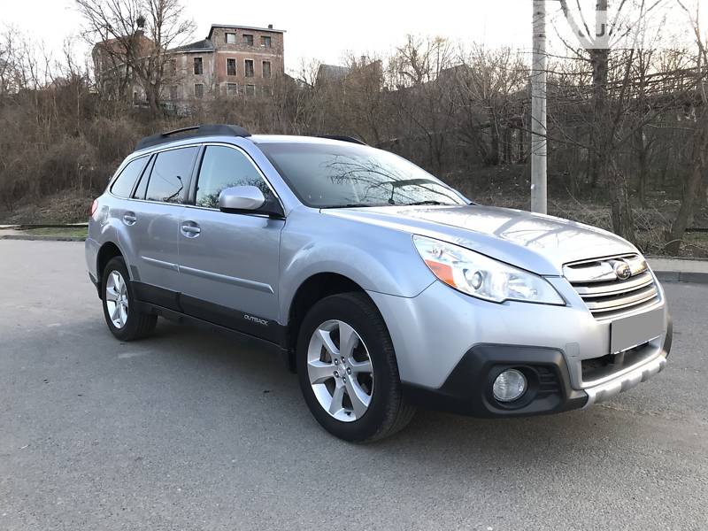 Універсал Subaru Outback 2013 в Чернівцях