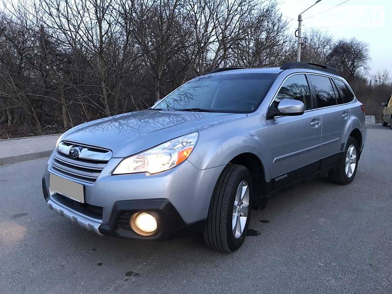 Універсал Subaru Outback 2013 в Чернівцях