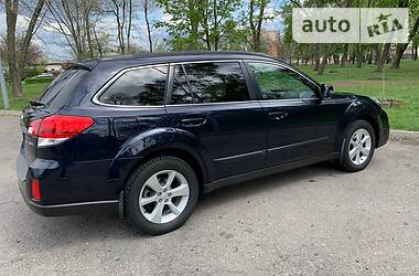 Внедорожник / Кроссовер Subaru Outback 2013 в Полтаве