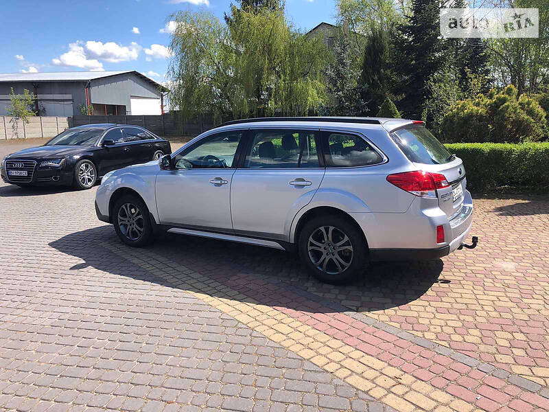Позашляховик / Кросовер Subaru Outback 2013 в Рава-Руській