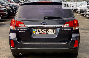 Универсал Subaru Outback 2011 в Киеве