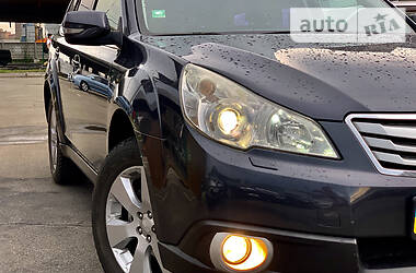 Универсал Subaru Outback 2011 в Киеве