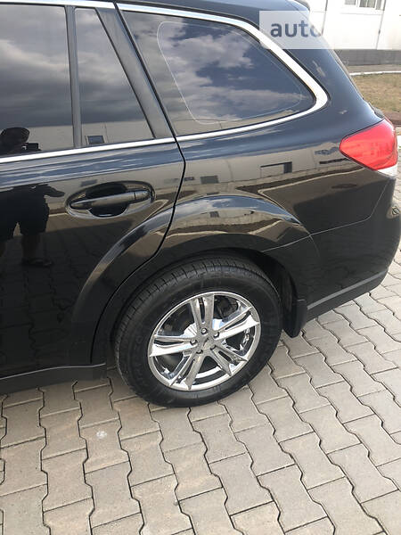Позашляховик / Кросовер Subaru Outback 2011 в Миколаєві