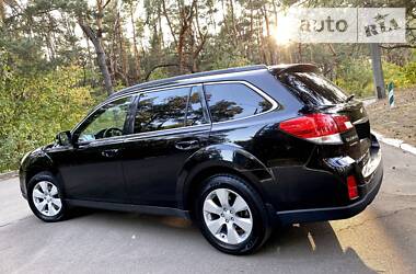 Универсал Subaru Outback 2012 в Киеве