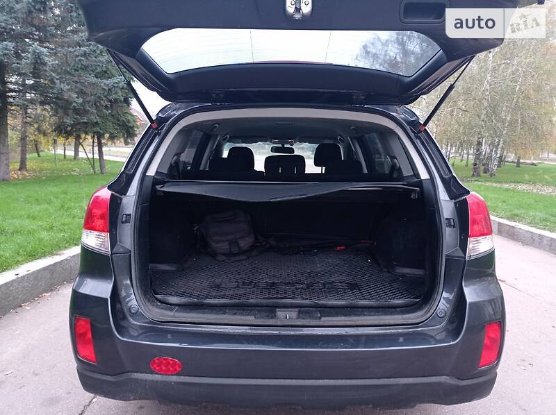 Позашляховик / Кросовер Subaru Outback 2011 в Житомирі