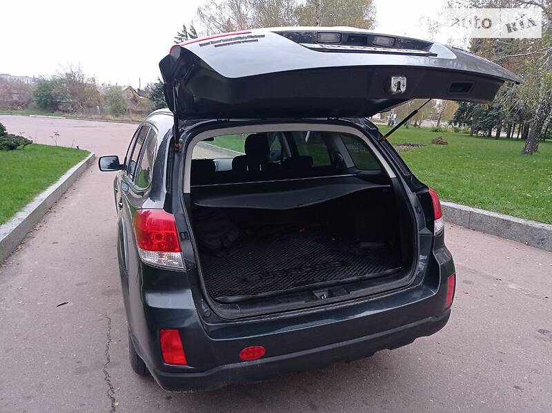 Позашляховик / Кросовер Subaru Outback 2011 в Житомирі